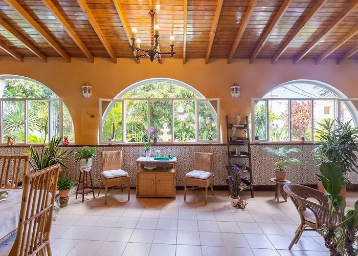 Casa Pilar Con Piscina Hébergement de vacances Teror