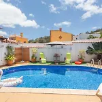 Prázdninový dům Casa Pilar Con Piscina