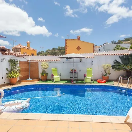 Dom wakacyjny Casa Pilar Con Piscina